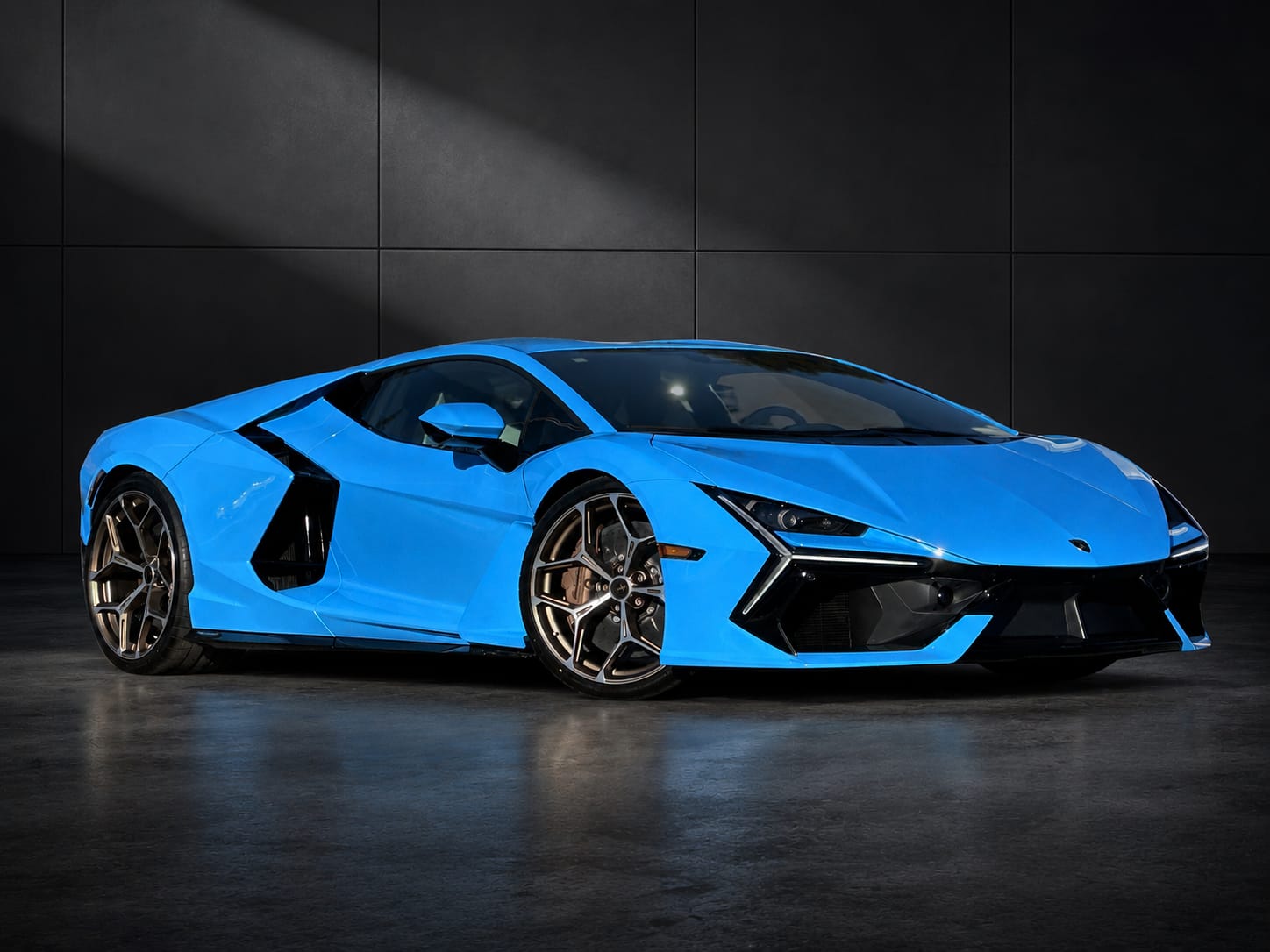 Lamborghini Revuelto